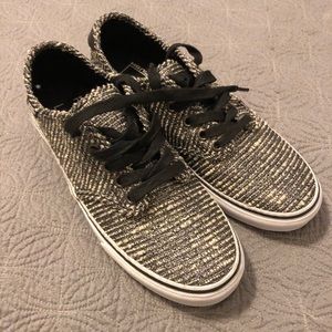 NEVER WORN Black and white VANS